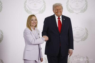 トランプ氏、ガザ和平会議でメローニ伊首相に「美しい」