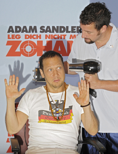 映画『You Don't Mess with the Zohan』フォトコールにA・サンドラー、R・シュナイダー登場