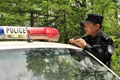 脱走した受刑者2人を確保、村民総出で深夜の捜索に協力 中国・河北