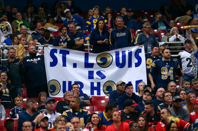 NFLオーナー、ラムズのLA再移転を承認 残る球団にも選択肢