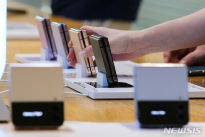 中国折りたたみスマホが“市場襲撃”…韓国サムスンはなぜ歓迎なのか