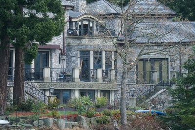 ヘンリー王子夫妻、カナダで新生活開始 写真流出に法的措置を警告