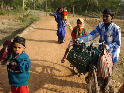 農地買収案をめぐり武力衝突、2人が死亡 - インド