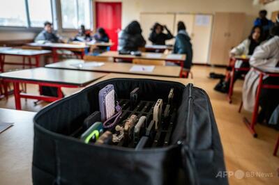 仏高校でスマホ禁止、9月実施へ 現場からは準備不足懸念の声