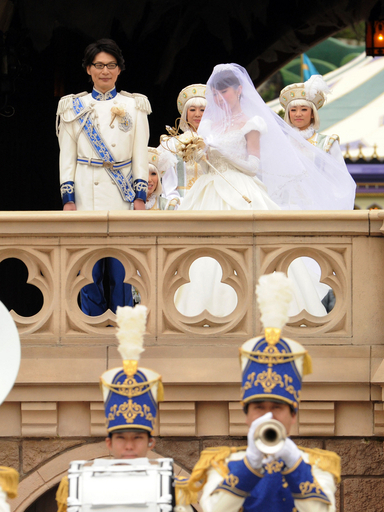 あなたもシンデレラになれる！ディズニーランド初の結婚式　