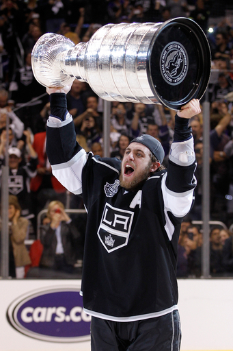 キングスがチーム創設45年目で初優勝、スタンレーカップ