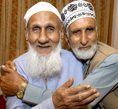 カシミール紛争発生から60年、分断された人々