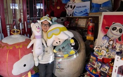 ミラノ・コルティナ冬季五輪聖火リレー ミラノ第1走者は北京五輪ボランティア