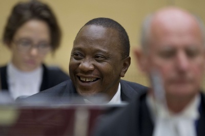 ケニア大統領が国際刑事裁判所に出廷、現役首脳では初