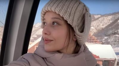 北朝鮮のスキー場に現れ、映像をアップするロシアの「謎の」女性