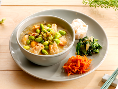 鶏だしに高菜の発酵の旨みが広がる「ほっこり鶏だし仕込みの中華粥」が2月27日（金）に新登場