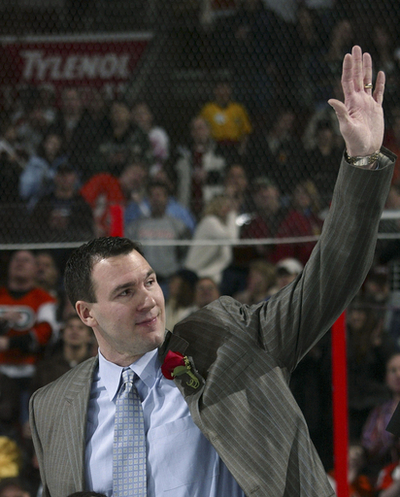 ＜06-07NHL＞キース・プリモー氏の引退セレモニーが行なわれる - 米国