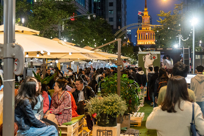 中国政府が市民に奨励する「夜遊び方改革」 経済成長のカギになるか？