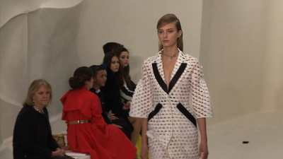 ＜動画＞クチュールの神髄を見事に表現、ラフ・シモンズによるクリスチャン ディオール