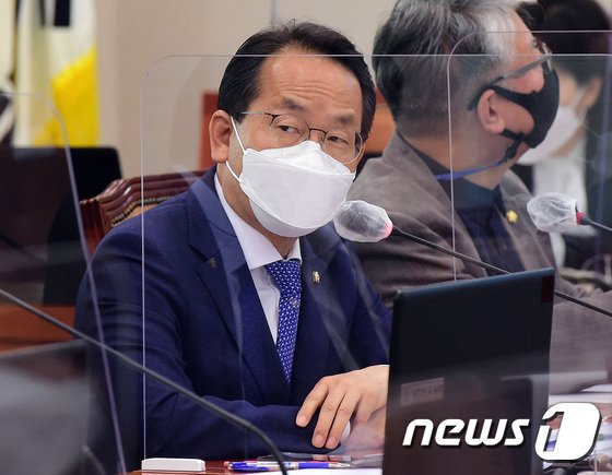 共に民主党のカン・ジュンヒョン議員(c)news1