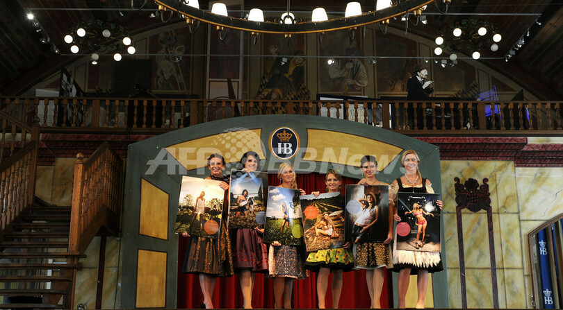 美しき農家の妻たちがモデルのカレンダー、ドイツ