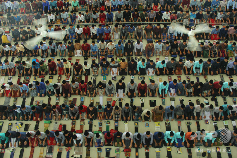 【今日の1枚】整然と始まる、聖なる時間