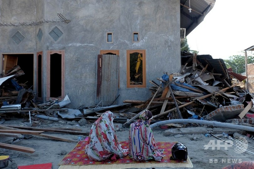 「食べ物と水を」 スラウェシ島地震、被災者憔悴 死者1374人に