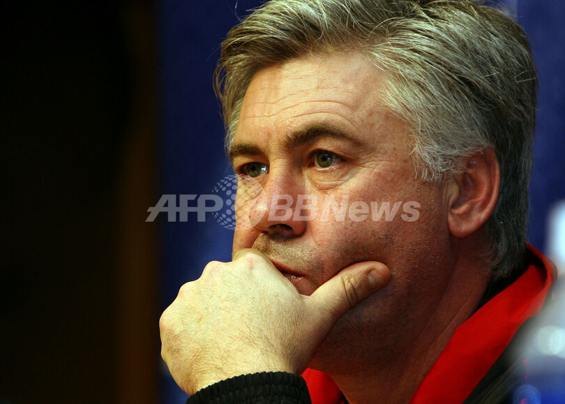 ACミラン 横浜市内のホテルで会見