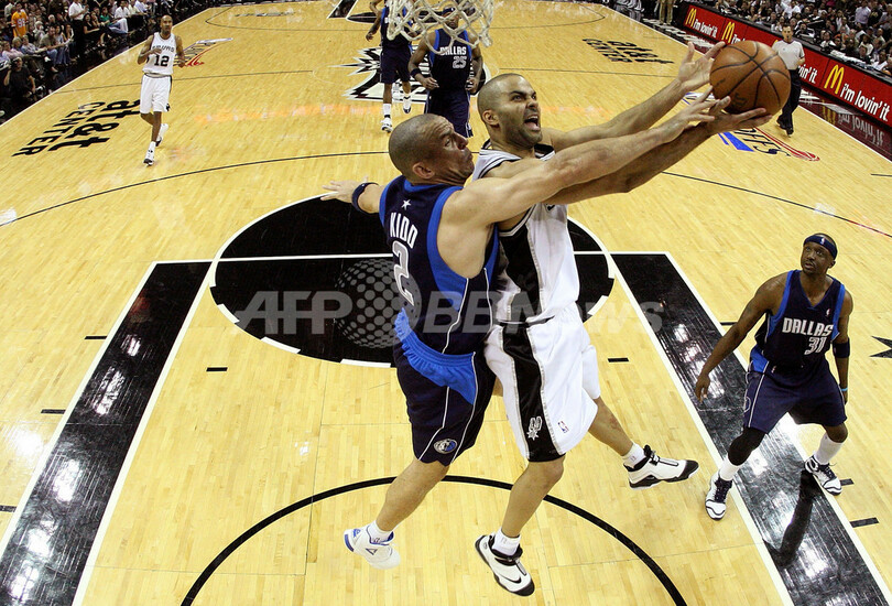 マーベリックス スパーズを下しカンファレンス準決勝へ、NBAプレーオフ
