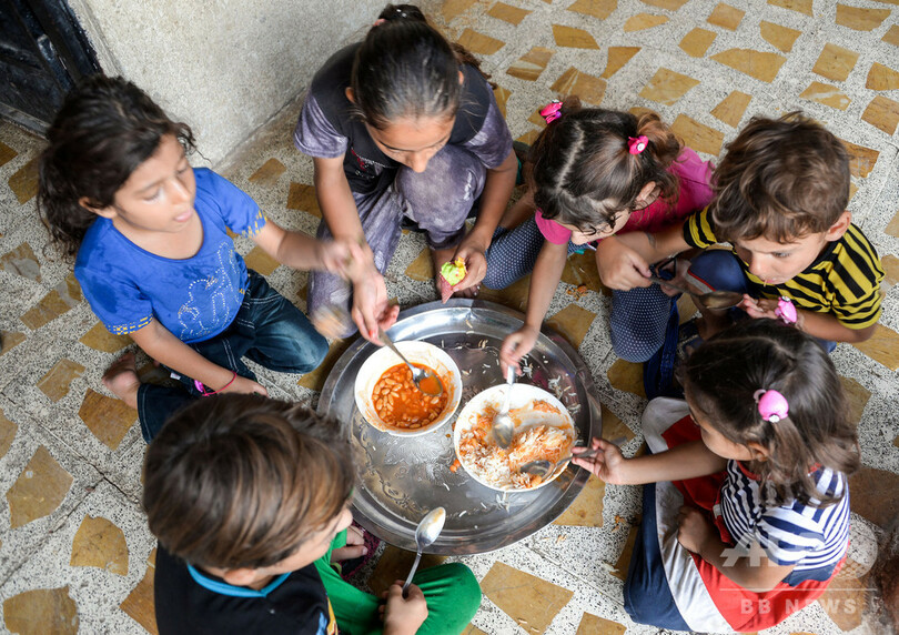 孫22人の世話に奮闘 IS占拠中に家族5人失ったイラクのおばあちゃん