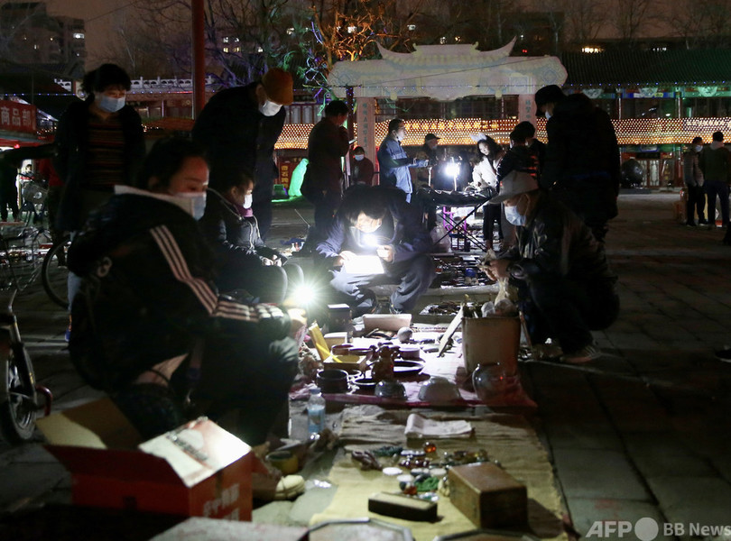 「深夜に始まり、夜明けに終わる」 北京の骨董品市場・潘家園
