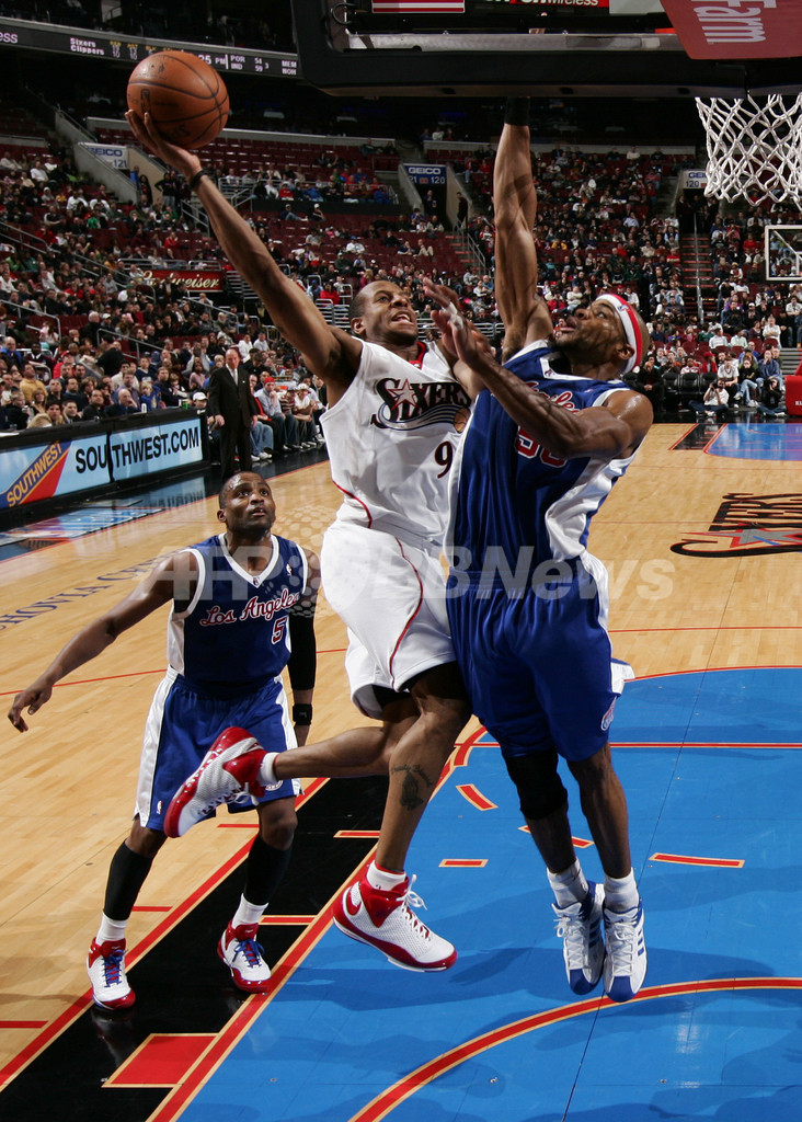 セブンティシクサーズ クリッパーズに快勝し3連勝