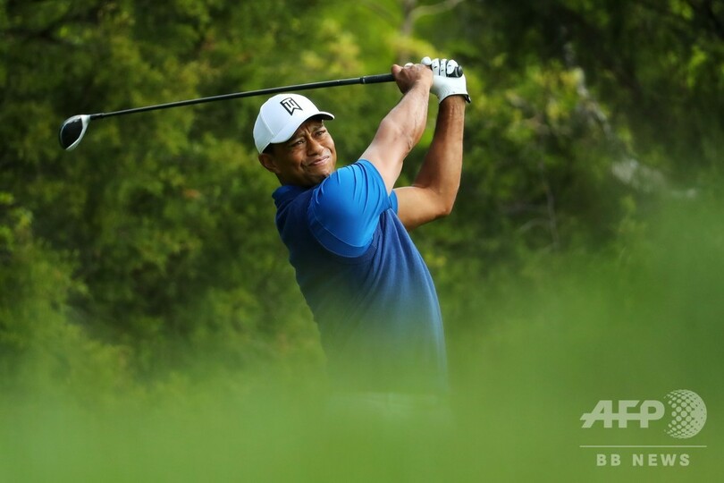 ウッズは2オーバー51位タイ発進、パットでミス重ねる 全米プロ