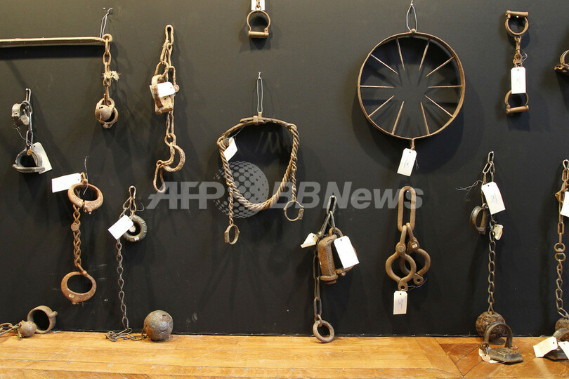 「最後の処刑人」の拷問器具コレクション、非難殺到で競売中止に 仏
