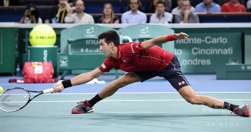 ジョコビッチ、地元出身のモンフィス下し8強 パリ・マスターズ