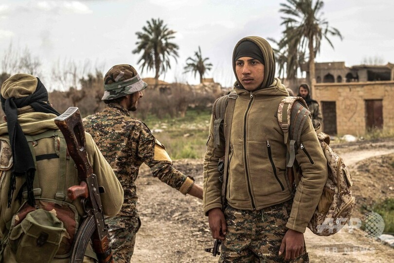 IS最後の拠点からの避難民狙い3件の自爆攻撃、6人死亡 シリア東部