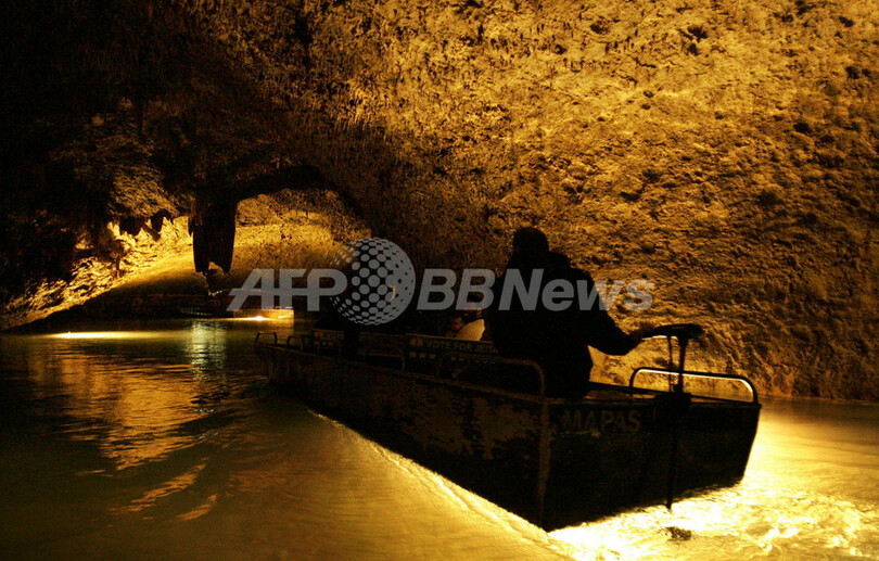 警察官に｢世界の七不思議｣投票命じる、レバノン