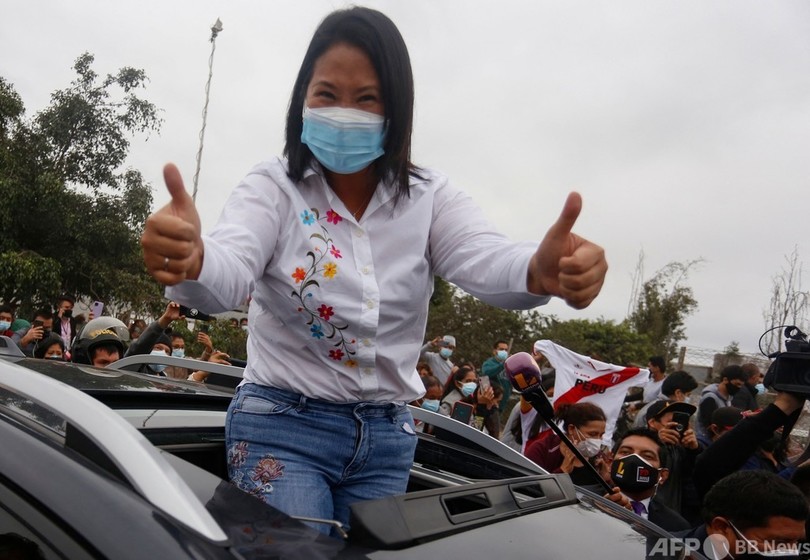 ペルー大統領選決選投票 ケイコ フジモリ氏が僅差でリード 出口調査 写真4枚 国際ニュース Afpbb News