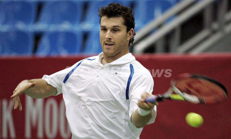 ベラー ストレートでユーズニーを破り準々決勝進出