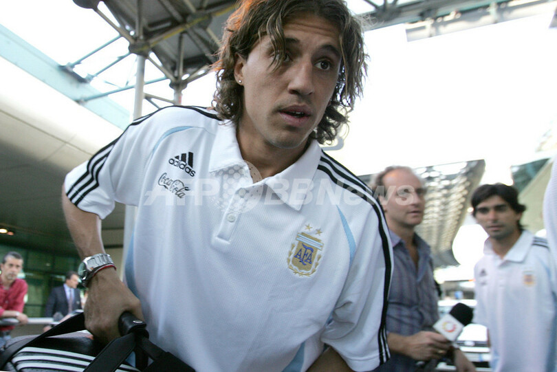 ＜06サッカーW杯＞クレスポ、ローマに降り立つ - イタリア