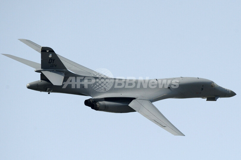ベルリン国際航空宇宙ショー、B-1Bランサー爆撃機が空を飛ぶ