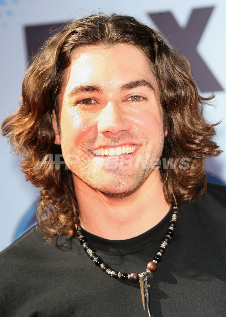 「アメリカン・アイドル・シーズン5」グランド・フィナーレ テイラー・ヒックスがシーズン5優勝を果たす - 米国