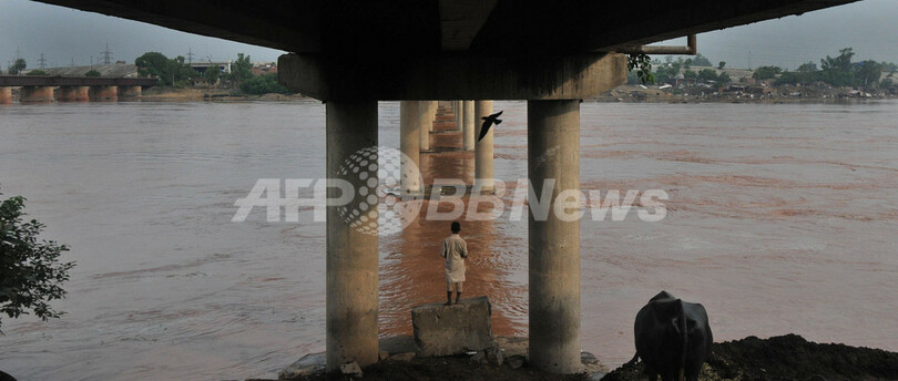 洪水で85人以上死亡、パキスタンとアフガニスタン