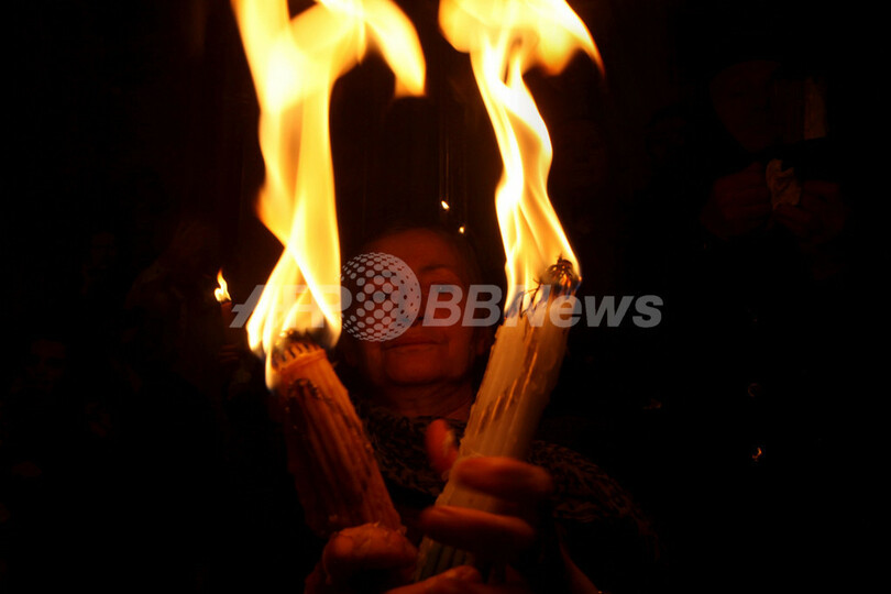 復活祭の「聖火の奇跡」、エルサレムの聖墳墓教会