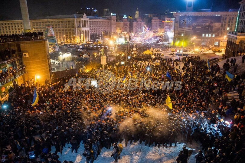 ウクライナ反政権デモ、治安部隊とデモ隊が衝突