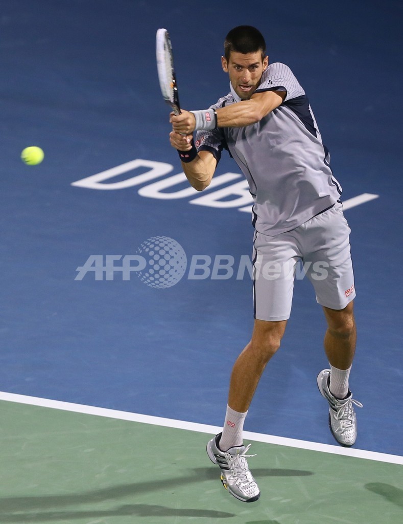ジョコビッチ、幼なじみを破り初戦突破 ドバイ・テニス選手権