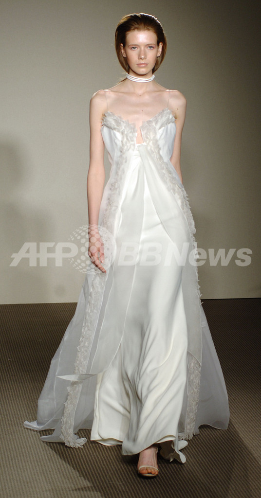 アンヘル・サンチェス、新作ブライダル・コレクションを発表 - 米国