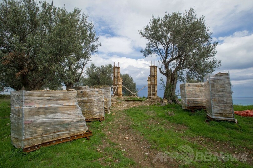 解体された教会、故郷に戻る イタリア