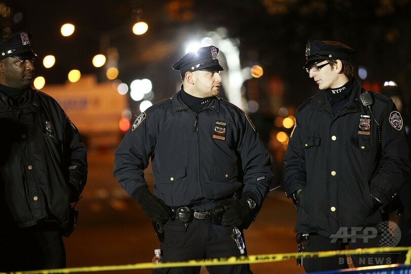 米NYで警察官2人が射殺される、容疑者は自殺