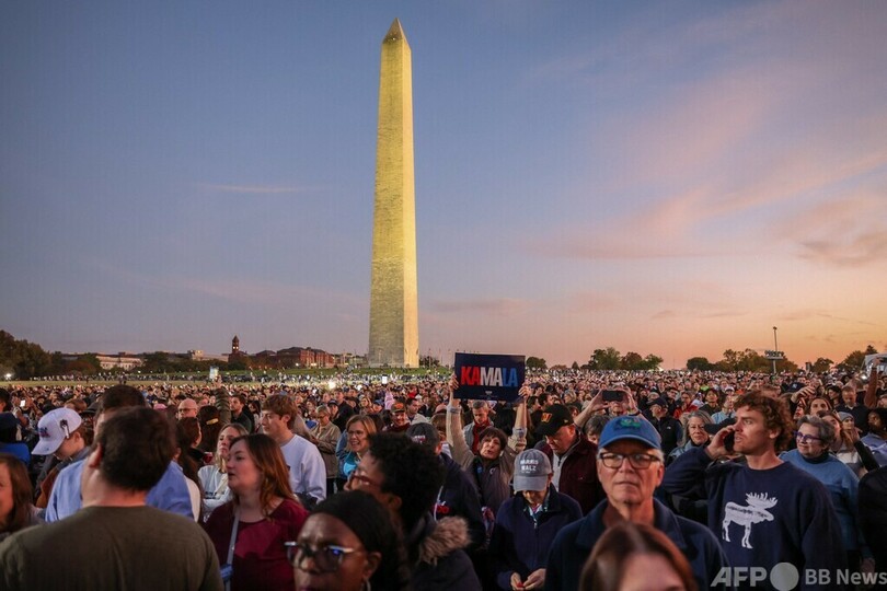 ハリス氏、大規模集会で「最終弁論」 トランプ氏の「混乱」拒否訴え