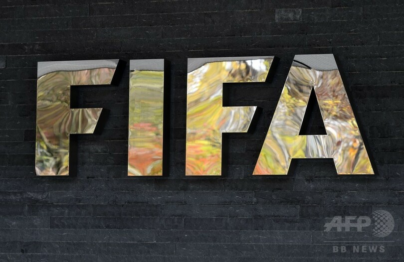 南アのセクワレイ氏がFIFA会長選に出馬、故マンデラ氏らと投獄