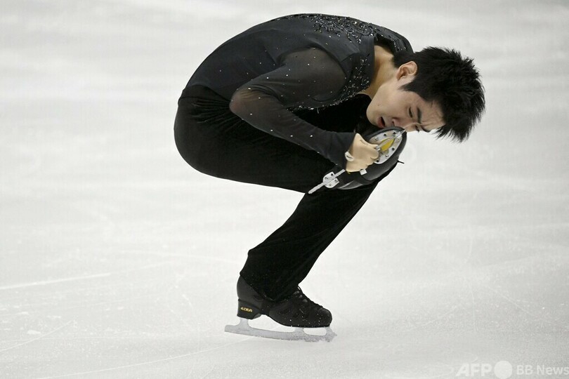 三原が2位発進、男子は佐藤がSP3位 フィギュアGP第6戦
