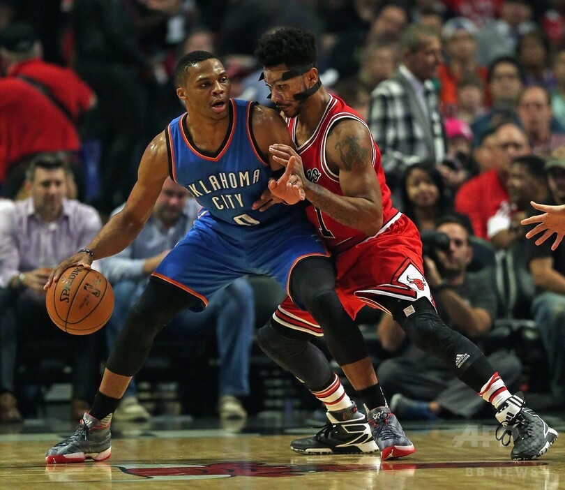 ブルズがサンダーに勝利、ローズが終盤白星に導く