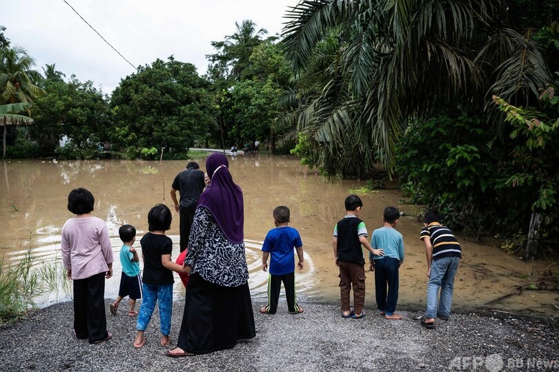 マレーシアで大洪水、2.8万人避難 コロナ拡大懸念も