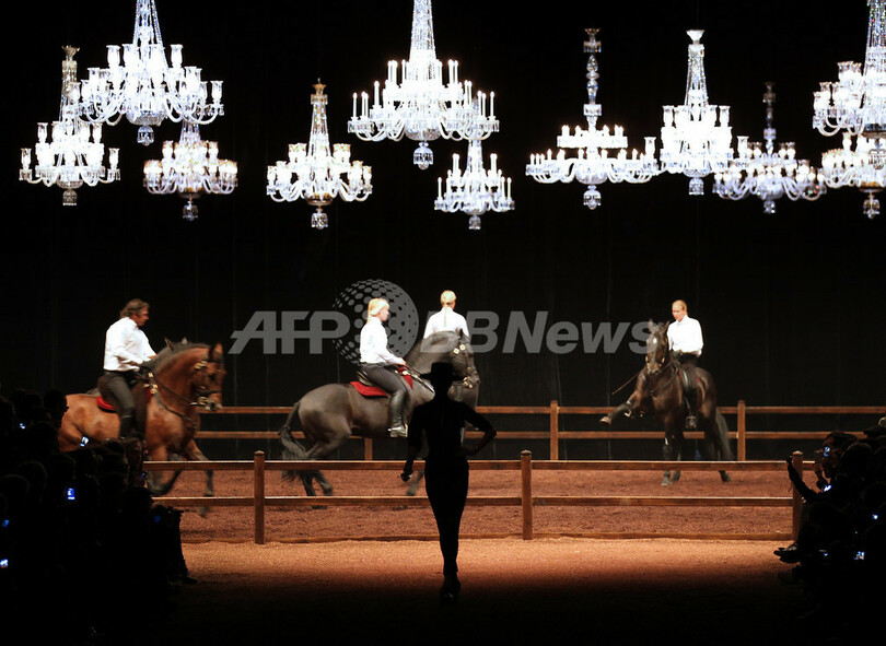 ＜11年春夏パリコレクション＞ゴルチエによる最後の「エルメス」